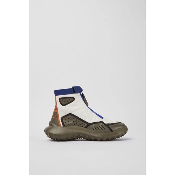 Urban Outfitters x Camper CIRCLR Gore Tex Waterproof  Urban Outfitters x Camper CIRCLR Gore Tex Waterproof Sneakerboot $330